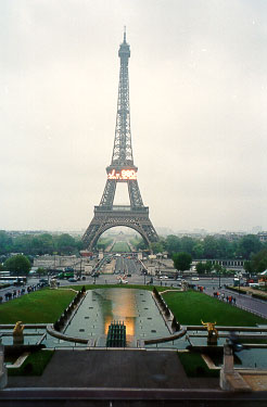 The best view to the Eiffel Tower is from the side of Shaio Palace