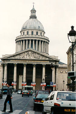 Le Panteon with glorious graves