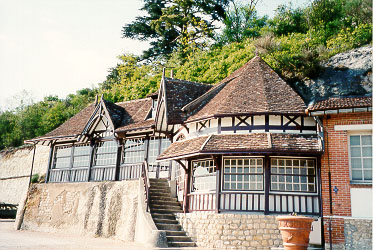 A house near the Vine Caves in Montrishar
